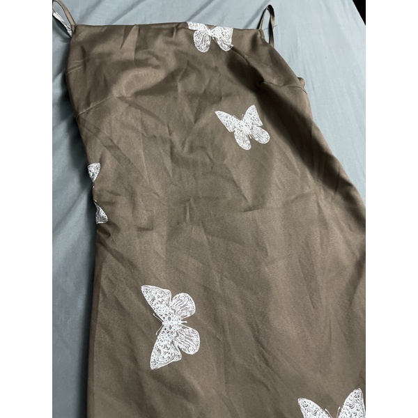 THANH LÝ VÁY HÌNH BƯỚM