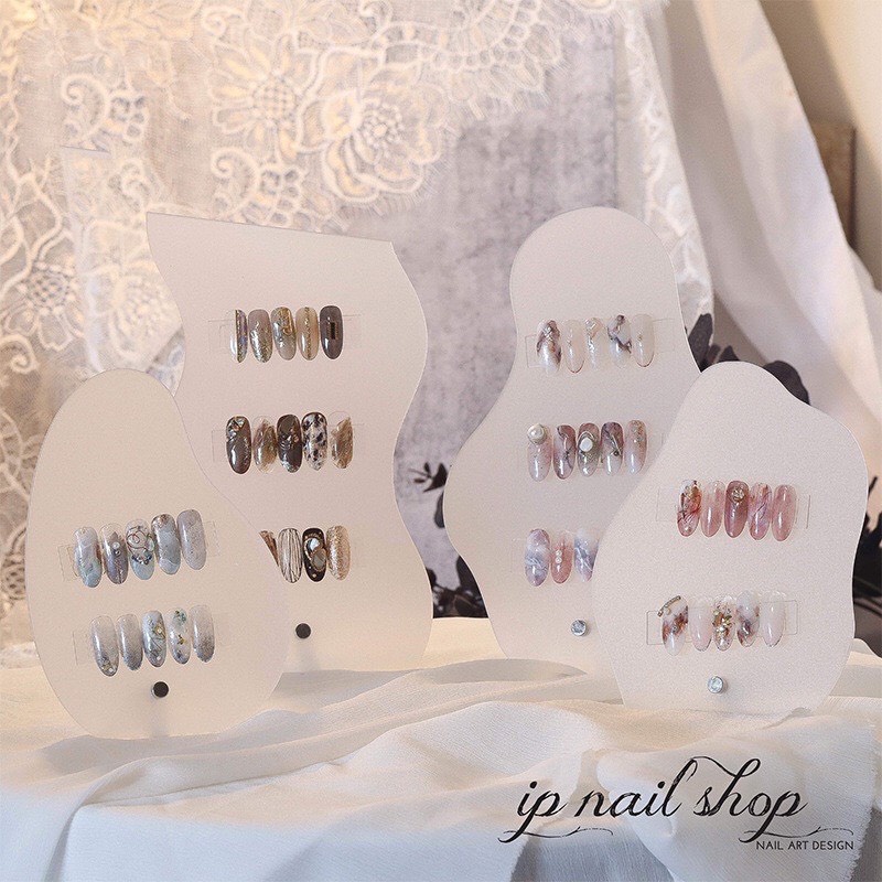Bảng mica, nhựa trong trưng bài móng mẫu N.P Nails