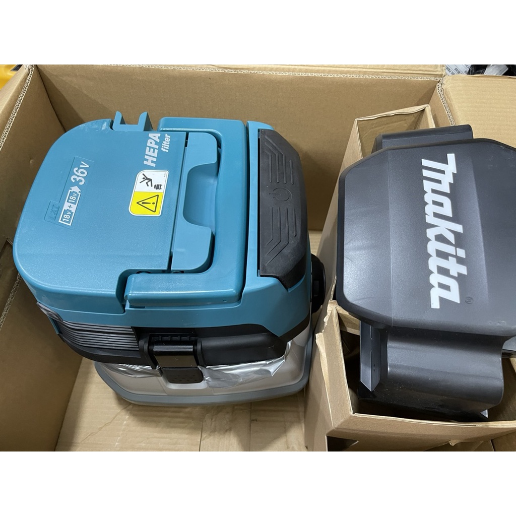 Máy hút bụi dùng pin Makita DVC863LZ