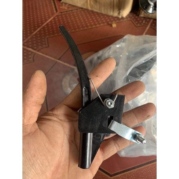 TAY GAS BÓP MÁY CẮT CỎ GIÁ SỈ CHO CỬA HÀNG