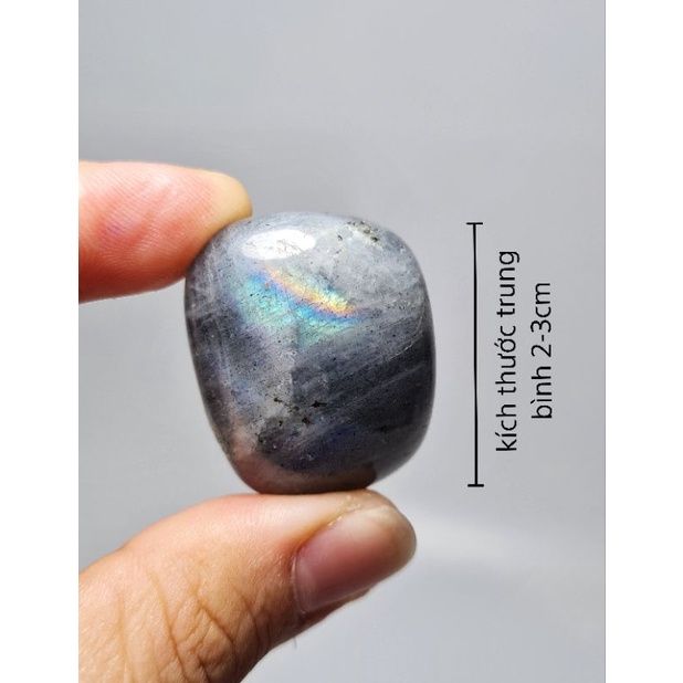 Tumbled Labradorite mài bóng tự nhiên giúp hỗ trợ giảm stress, căng thẳng, giúp ngủ ngon và tăng cường hệ xương khớp