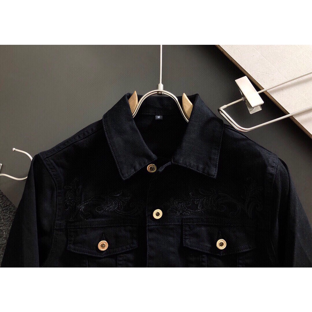 Áo khoác denim thời trang cao cấp Versace phong cách trẻ trung, thời thượng