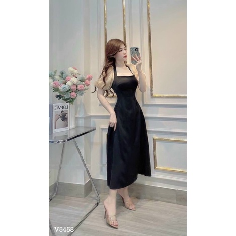 đầm đen tay bồng