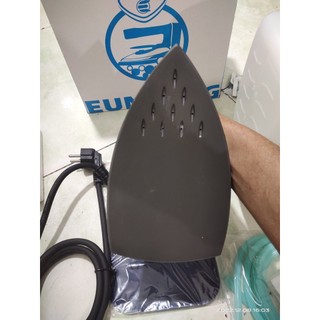 bàn ủi hơi nước