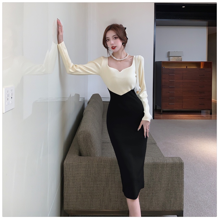 Đầm dệt kim MULTIPLICATION cổ chữ v màu sắc tương phản phong cách pháp thời trang thu đông cho nữ