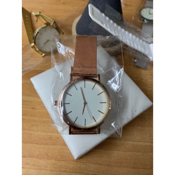 Thanh lý đồng hồ thời trang, mới tinh, vừa đẹp vừa sang
