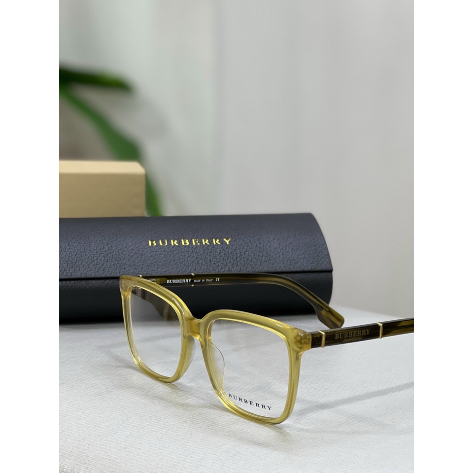 Kính Burberry