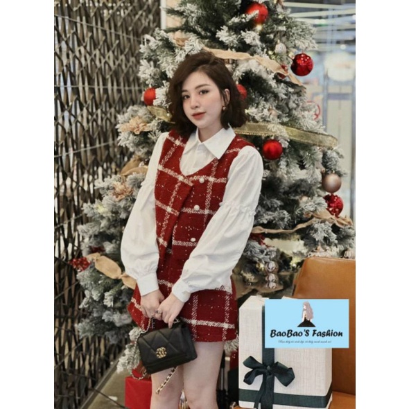 Set dạ đỏ phối sơ mi trắng nổi bật thanh lịch