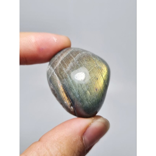 Tumbled Labradorite mài bóng tự nhiên giúp hỗ trợ giảm stress, căng thẳng, giúp ngủ ngon và tăng cường hệ xương khớp