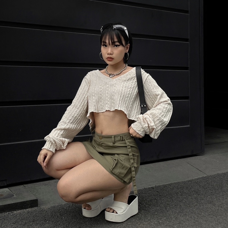 _Áo len cổ V croptop | Meri top