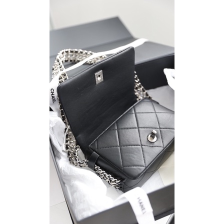 Túi đeo vai Cha.nel dây xích size 17cm fullbox 2màu trắng đen