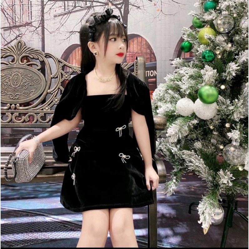 Set 2 chi tiết _ Váy  2 dây kèm áo khoác nhung sang chảnh bé gái