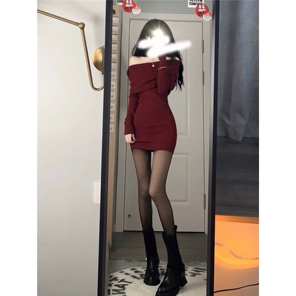 Váy len body trễ vai bản to dài tay màu đỏ đen tết