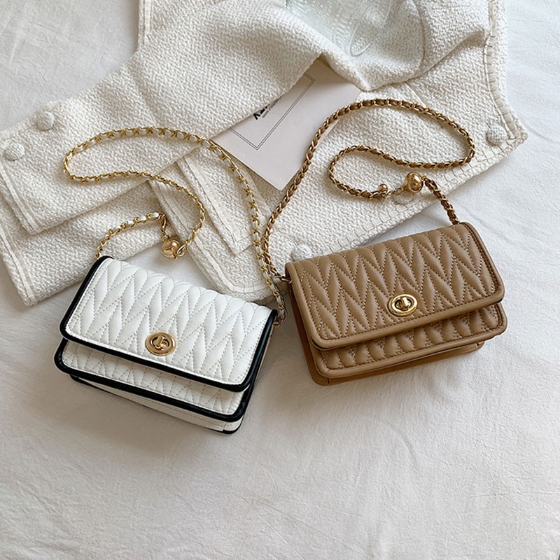 AlphaZ Túi Đeo Vai Hình Vuông Nhỏ Xếp Ly Dưới Vòng Tay Phong Cách Phương Tây Với Hạt Vận Chuyển Thời Trang Dễ Phối Đồ