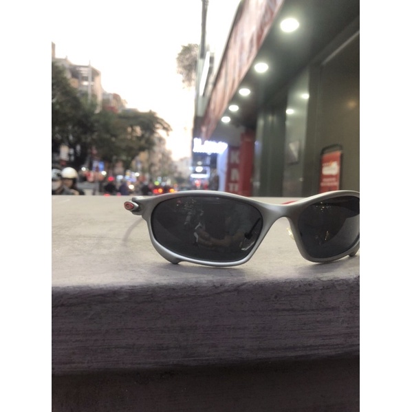 KÍNH THỂ THAO BÃI XỊN CUTE