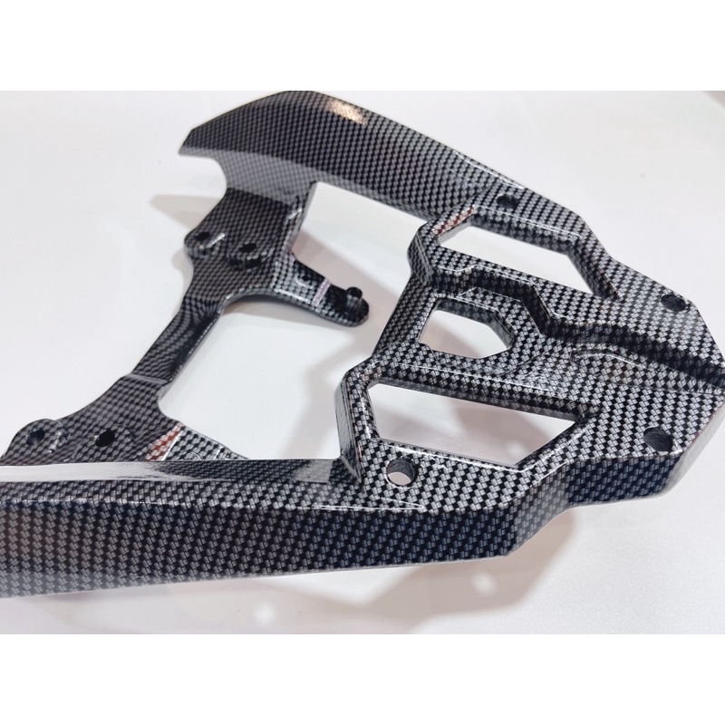 Cảng sau nguyên khối Rocket lắp xe WinnerX, tay dắt WinX màu đen nhám & carbon sắc nét gắn như zin