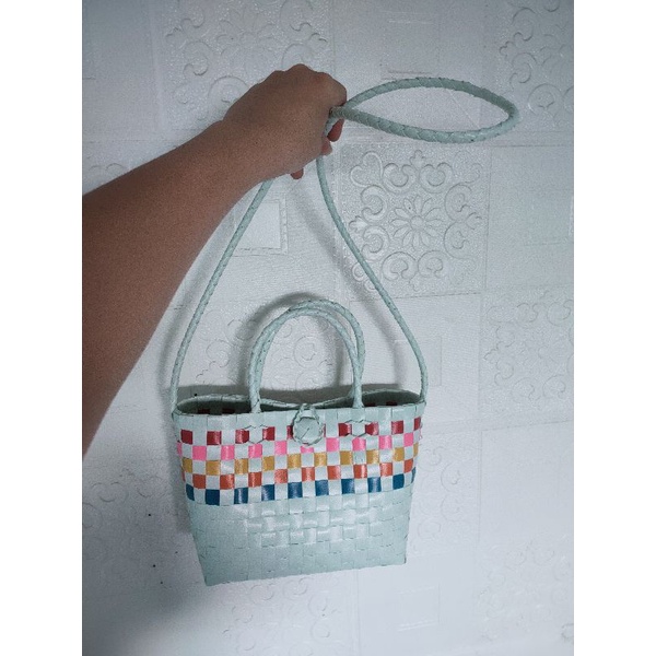 Giỏ xách đan tay đeo chéo nhiều màu kt: 20cm