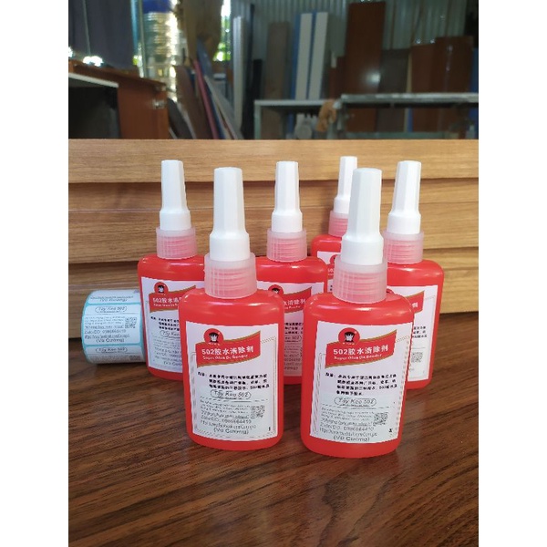 Tẩy keo 502 tấm nhựa đồ nội thất, quảng cáo Eco Plast, Vinco, Chinhuei, Alu, ... không làm bay màu vật liệu.