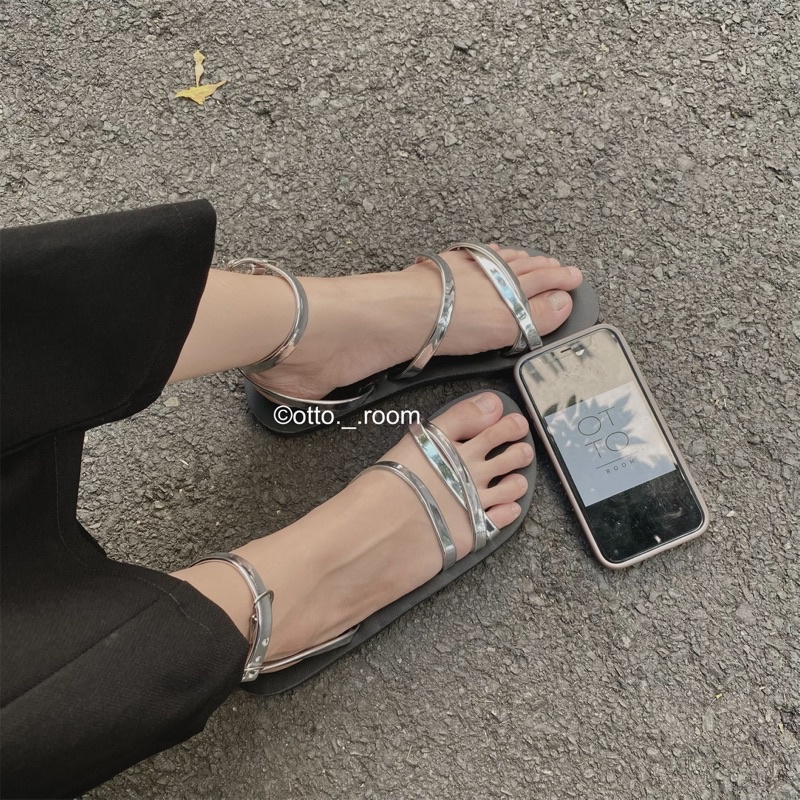 Giày sandal đế thấp quay bạc