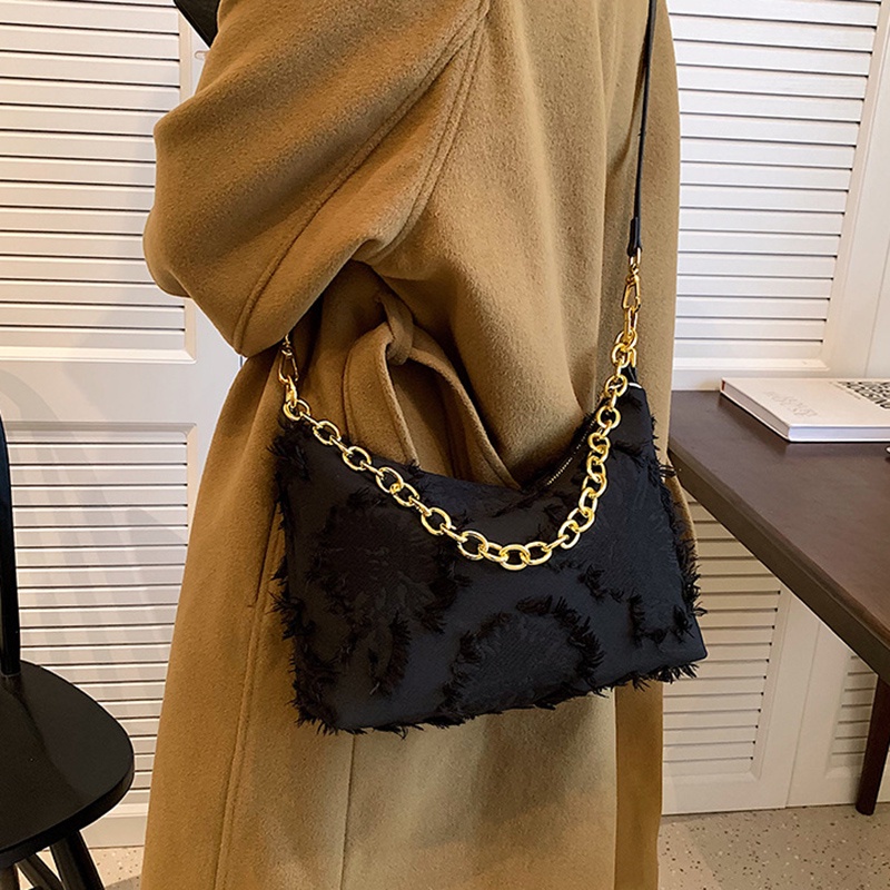 Túi Đeo Chéo Màu Xanh Lá Thiết Kế Độc Đáo Cho Nữ