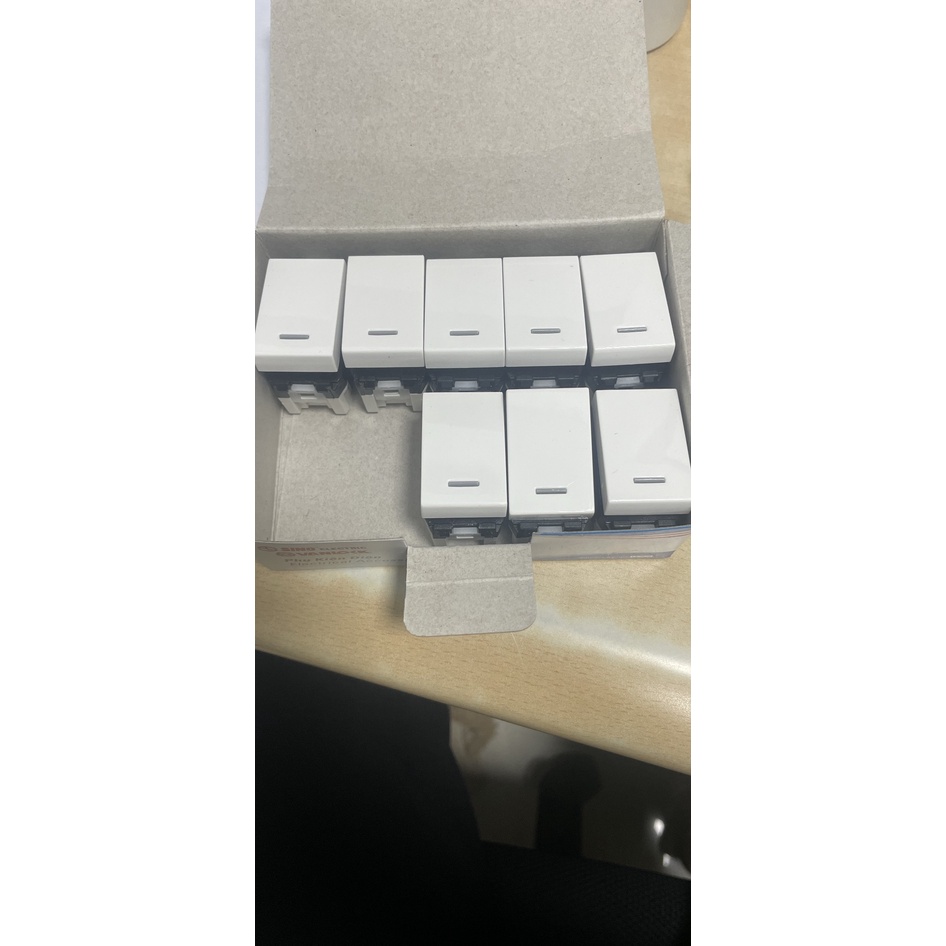 Công Tắc 1 chiều 16A  - 1 Way Switch hiệu Sino Vanlock - Mã: S18CCS/S