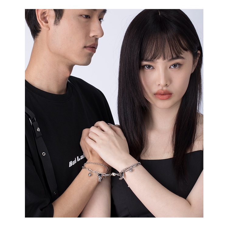 Set 2 Vòng Tay Hai Lớp Khóa Nam Châm Mặt Hình Trái Tim Phi Hành Gia Cho Cặp Đôi