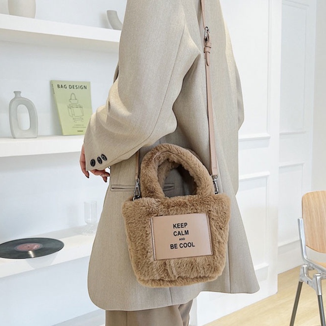 Túi đeo chéo YADOU phối lông thiết kế đơn giản thời trang mùa thu cho nữ