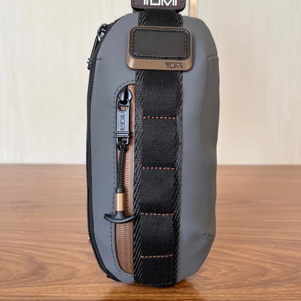 Túi Đeo Chéo Ngực Thiết Kế Thông Minh Phong Cách Doanh Nhân TUMI ALPHA BRAVO