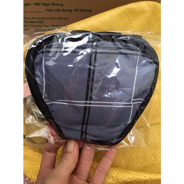 1 Cặp Lót tay bắc bếp , lót tai nồi vải hình trái tim chống nóng