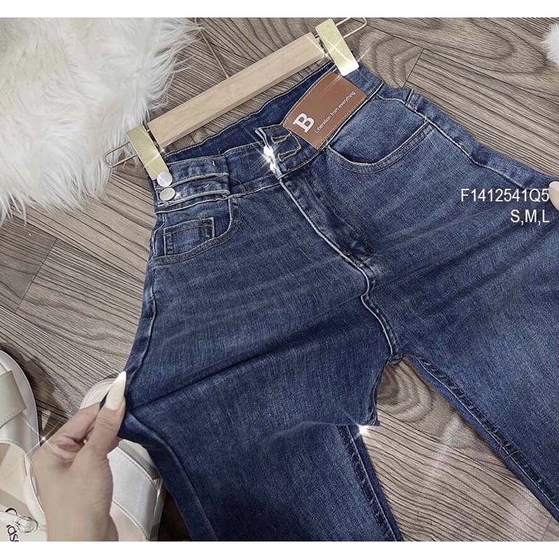 Quần jean dài đính hai nút bên mác chữ B TT1412