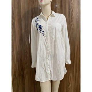Áo sơ mi trắng phom dài vải đẹp. Size S-M, áo thanh lý