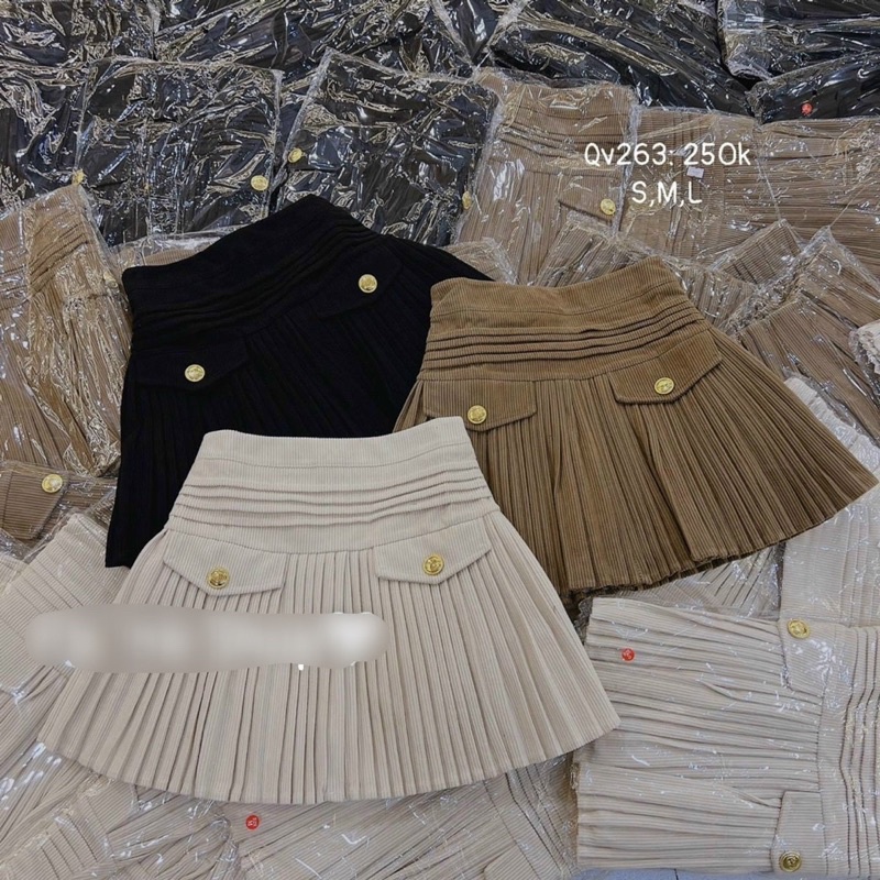 Chân Váy Xếp Li Nhung Tăm Cúc Túi Hot Hit