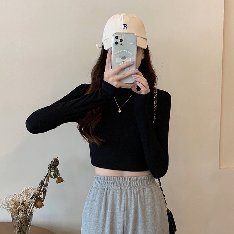 Áo croptop tay dài cổ tròn cao