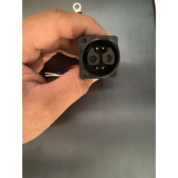 Giắc nguồn chính cho pin LG