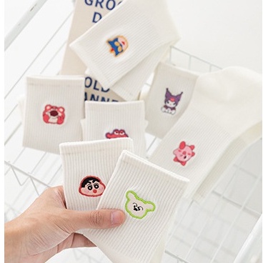 Vớ tất trắng thêu icon hồng gấu dâu Shin heo