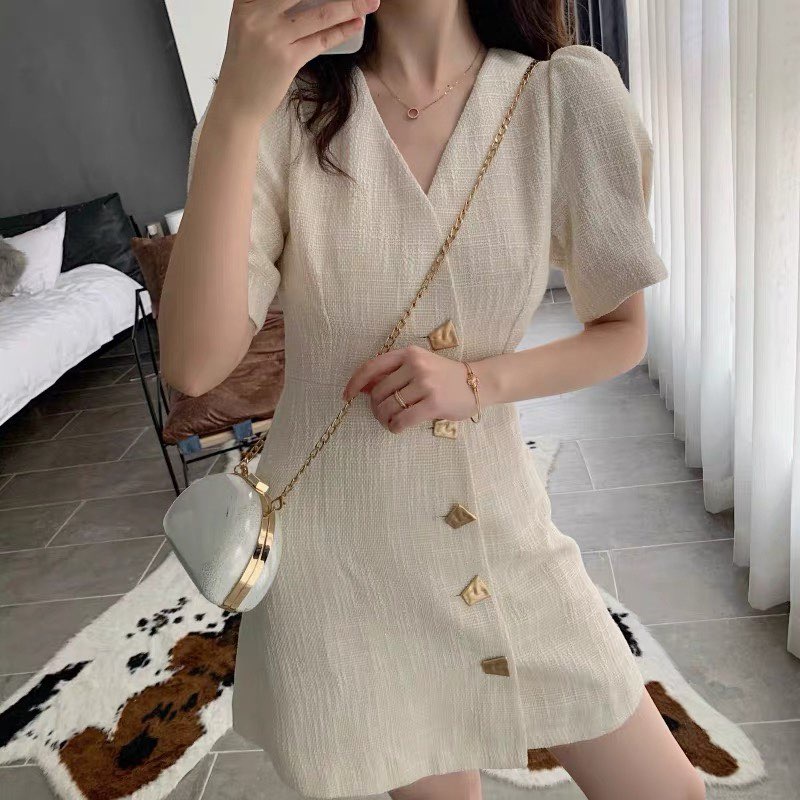 Váy dạ tweed lớp đính cúc sang chảnh thiết kê