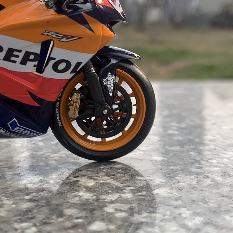 _✇Mô Hình Xe Mô Tô Yamaha Yzr M1 Honda Rc211v Tỉ Lệ 1: 18