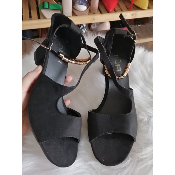 A3 Xả kho nhiều mẫu giày cao gót lẻ size 38