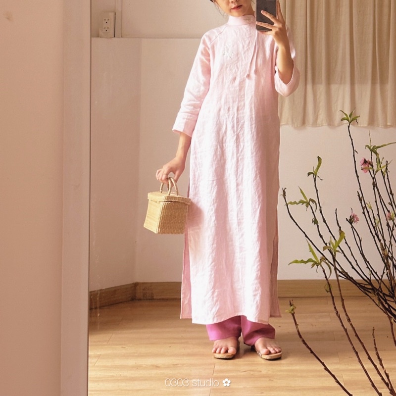 | 0303 studio | Áo dài buộc dây tay lửng 40cm tà dài 120 thêu hoa mai ở cổ và ngưc -  Áo dài  Nắng Mai