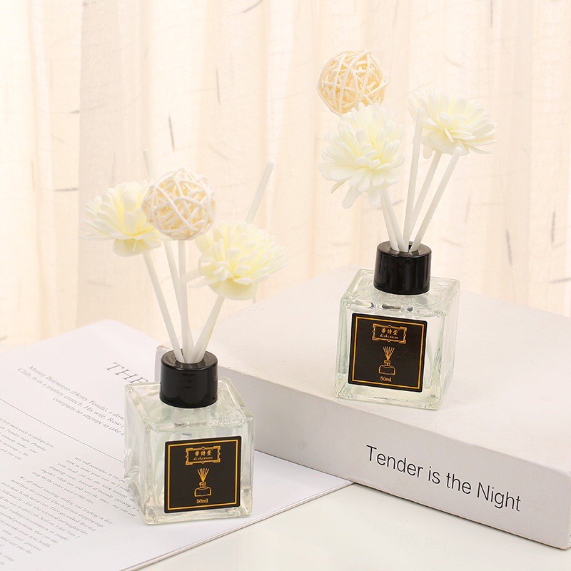 Tinh Dầu Thơm Để Phòng Tặng Kèm Hoa Khô