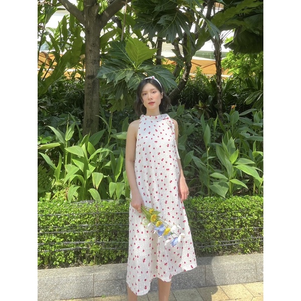 ĐẦM LUCKIE - Đầm yếm nữ hoa đỏ buộc nơ