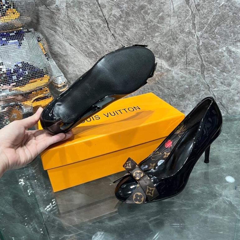 Cao Gót LV Bóng Đen Kem Full Size 35-39  -  By Anh Dinh Phuong