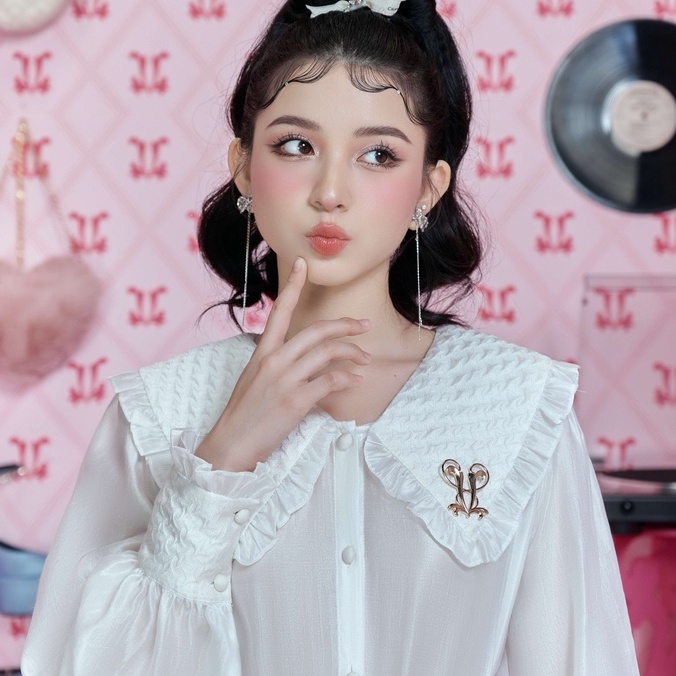 Áo Sơ Mi Tơ Kiểu Nữ Trắng Vạt Gấm Rorm Rộng Dài Tay, Tay Bồng Nhẹ Style Tiểu Thư Đi Học, Đi Làm, Đi Chơi - Grace Shirt