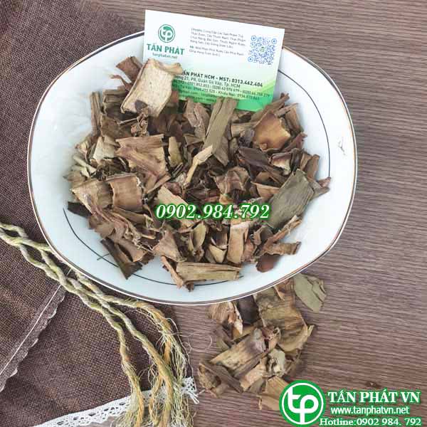 Náng hoa trắng khô