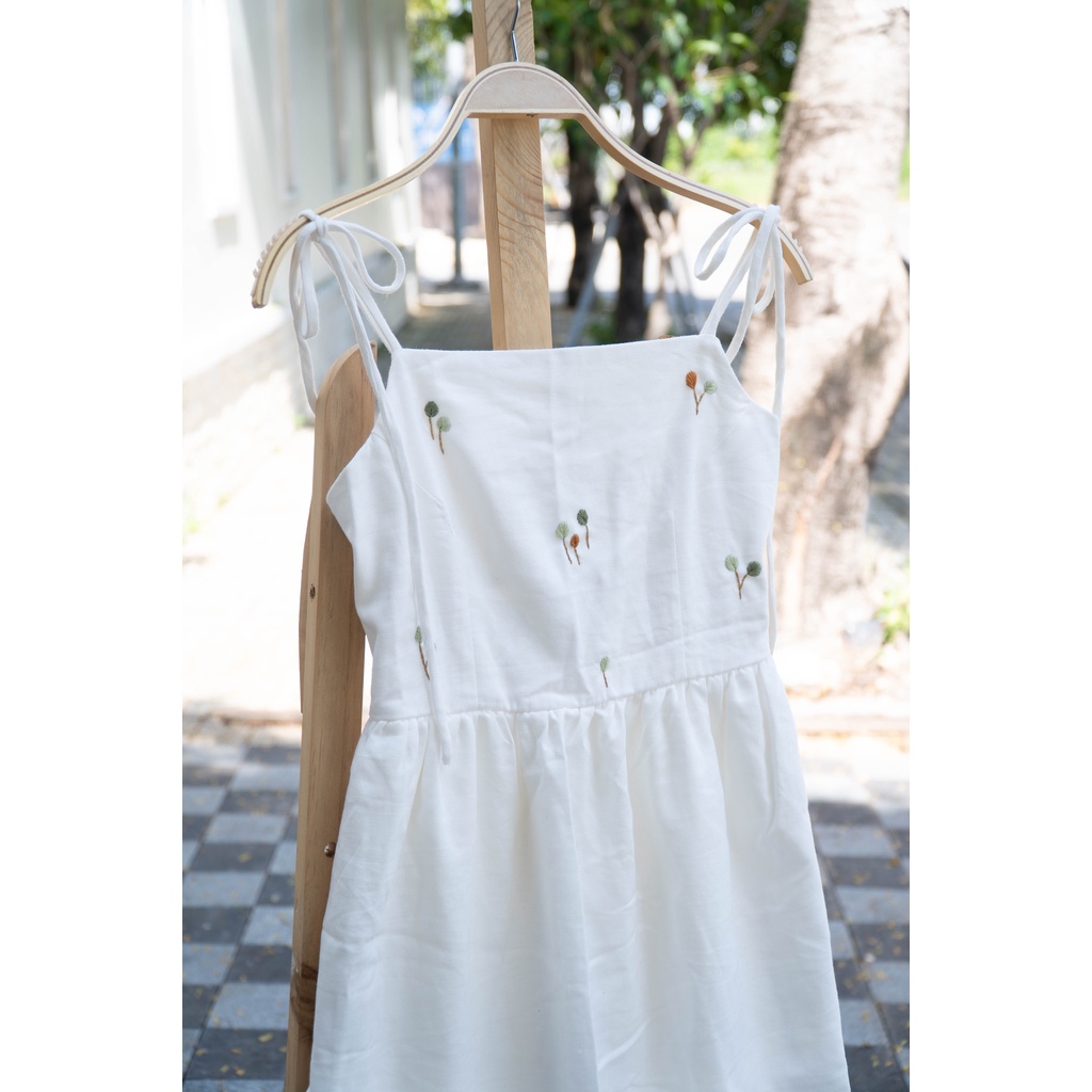 LINEN LOVERS Đầm 2 dây babydoll vải linen thêu tay- thời trang linen