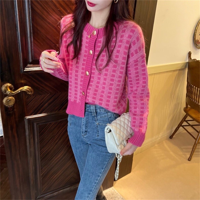 Cardigan len phối hồng cúc xịn xò