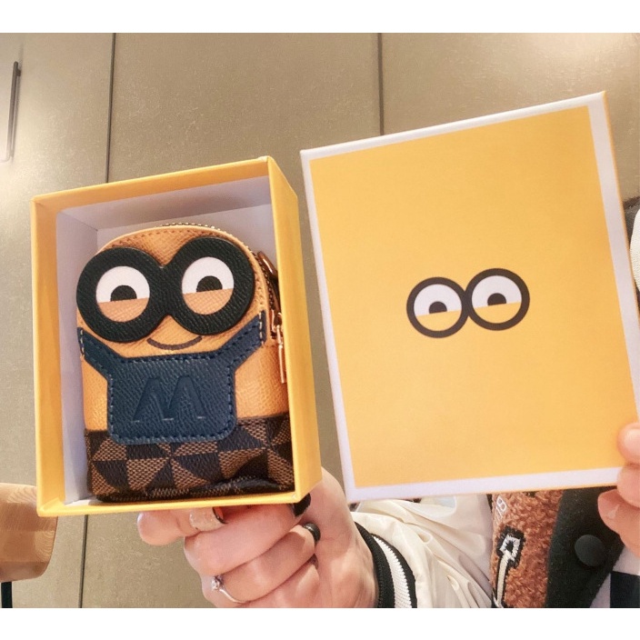 Túi Xách Đeo Chéo Mini Hình Minion Cute Chất Da Mềm Kèm Hộp Siêu Xinh