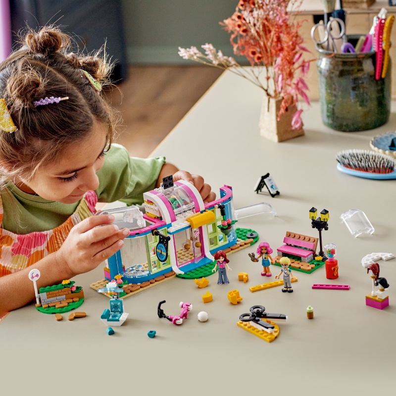 Đồ Chơi Lắp Ráp LEGO Friends Tiệm Làm Tóc Thành Phố Heartlake 41743 (401 chi tiết)