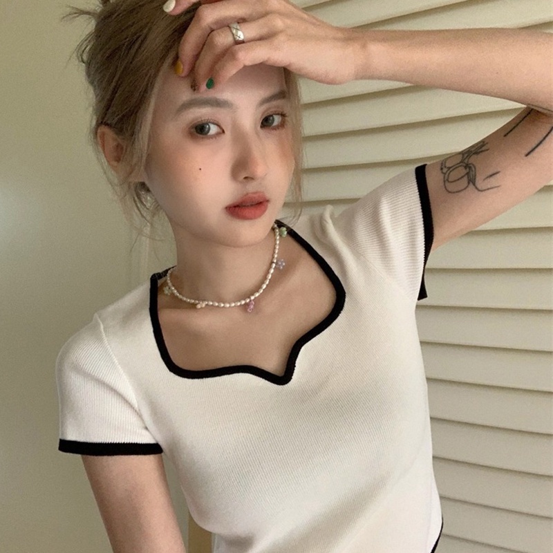 IELGY  IELGY Áo Ngắn Tay Cổ Vuông Thiết Kế Không Đồng Đều Thời Trang Theo Phong Cách Hàn Quốc