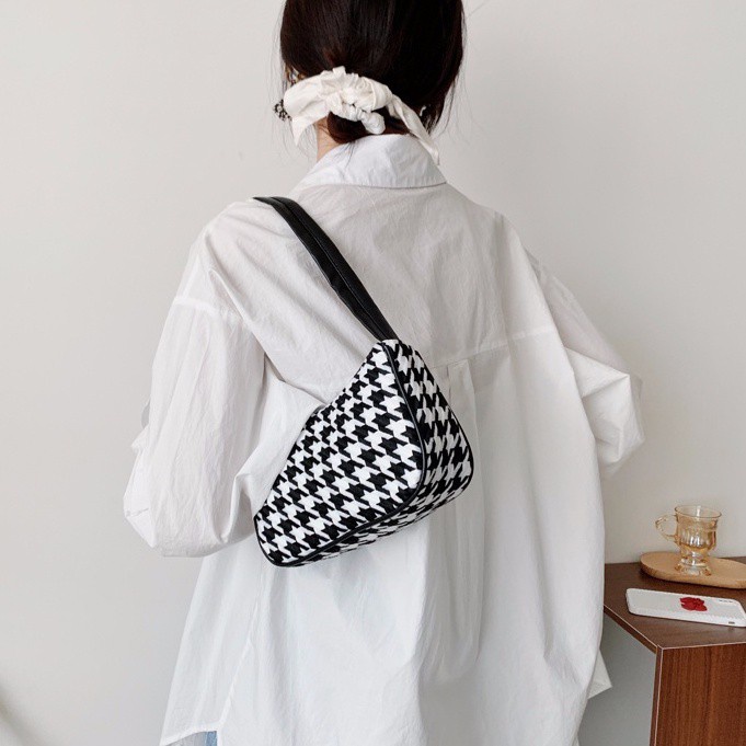 Túi kẹp nách nữ túi đeo vai họa tiết caro hot trend 2023